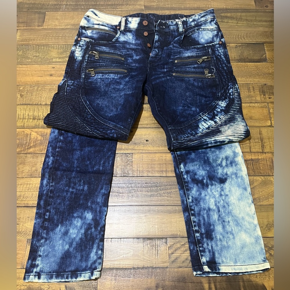 Size 32 Blue Distressed Jeans